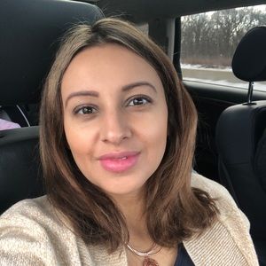 Meet your Posher, Adriana